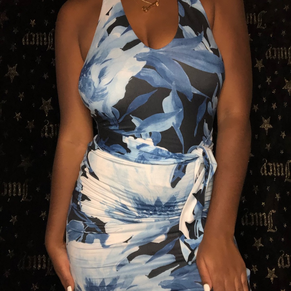 Women’s Sleeveless Dress